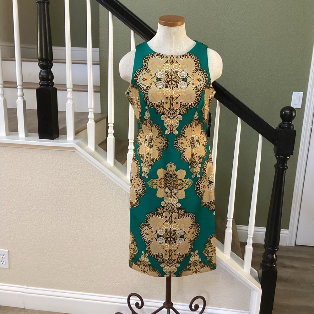 New NY& Com. Elegant Green and Gold Patterned Dress